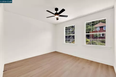 Bedroom - 101 B St, Vallejo, CA 94590 photo 5 of 6