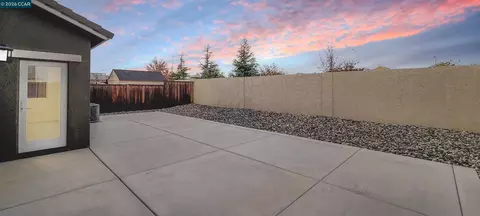 Exterior - 408 Coolcrest Dr, Oakley, CA 94561 photo 5 of 6