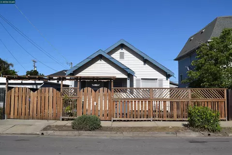 947 8th St, Richmond, CA 94801