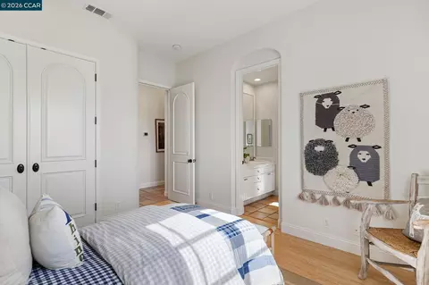 Bedroom - 31 Maison Ct, Moraga, CA 94556 photo 5 of 6