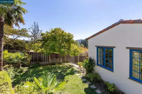 Exterior - 31 Maison Ct, Moraga, CA 94556 photo 8 of 9