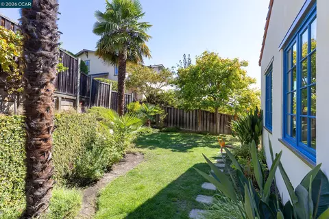 Exterior - 31 Maison Ct, Moraga, CA 94556 photo 7 of 9