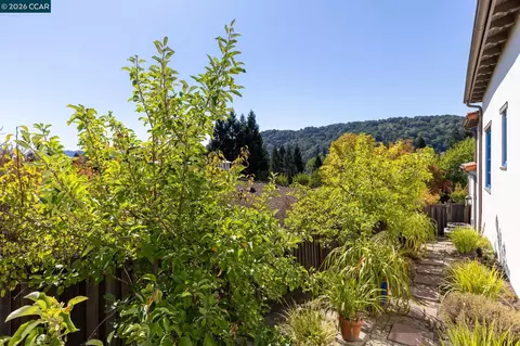 Exterior - 31 Maison Ct, Moraga, CA 94556 photo 9 of 9