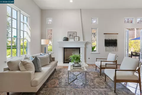 Living - 31 Maison Ct, Moraga, CA 94556 photo 1 of 4