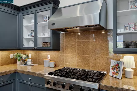 Kitchen - 31 Maison Ct, Moraga, CA 94556 photo 2 of 2