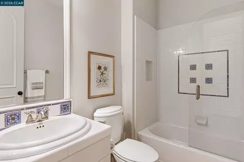 Bath - 31 Maison Ct, Moraga, CA 94556 photo 3 of 3