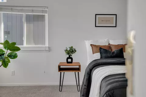 Bedroom - 2019 Windward Pt, Discovery Bay, CA 94505 photo 6 of 8