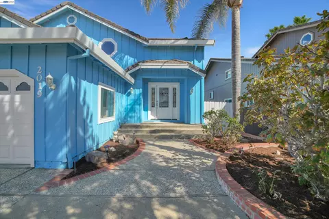 Exterior - 2019 Windward Pt, Discovery Bay, CA 94505 photo 11 of 12