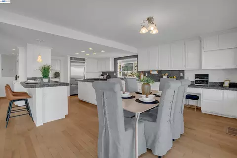 Dining - 2019 Windward Pt, Discovery Bay, CA 94505 photo 2 of 3