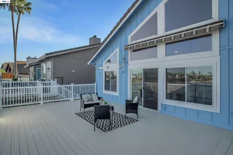 Exterior - 2019 Windward Pt, Discovery Bay, CA 94505 photo 6 of 12