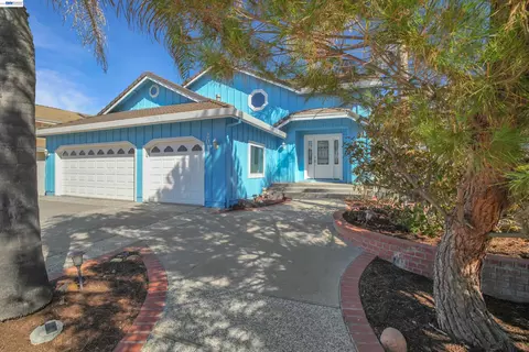 Exterior - 2019 Windward Pt, Discovery Bay, CA 94505 photo 10 of 12