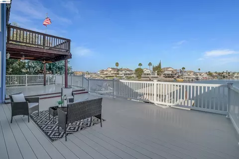 Exterior - 2019 Windward Pt, Discovery Bay, CA 94505 photo 2 of 12