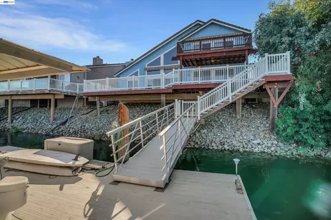 Exterior - 2019 Windward Pt, Discovery Bay, CA 94505 photo 7 of 12