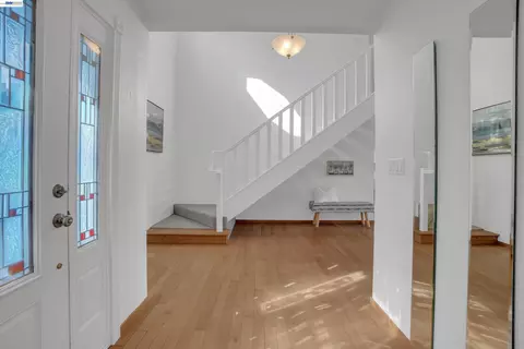 Entry Way - 2019 Windward Pt, Discovery Bay, CA 94505 photo 2 of 5