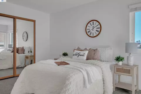 Bedroom - 2019 Windward Pt, Discovery Bay, CA 94505 photo 8 of 8