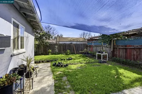 Exterior - 1990 Sunshine Dr, Concord, CA 94520 photo 7 of 14
