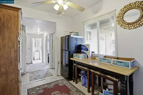 Entry Way - 1990 Sunshine Dr, Concord, CA 94520 photo 1 of 3