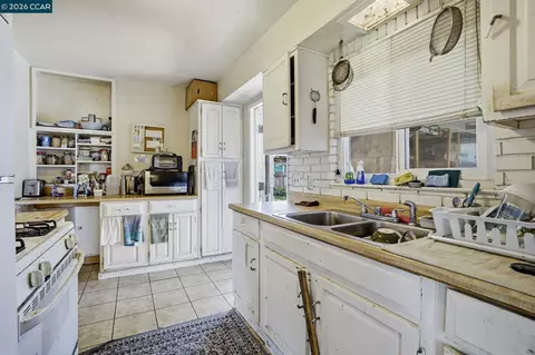 Kitchen - 1990 Sunshine Dr, Concord, CA 94520 photo 1 of 3