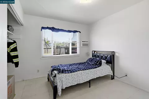 Bedroom - 1990 Sunshine Dr, Concord, CA 94520 photo 6 of 9