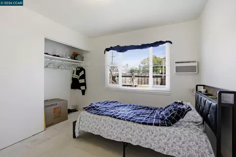 Bedroom - 1990 Sunshine Dr, Concord, CA 94520 photo 7 of 9