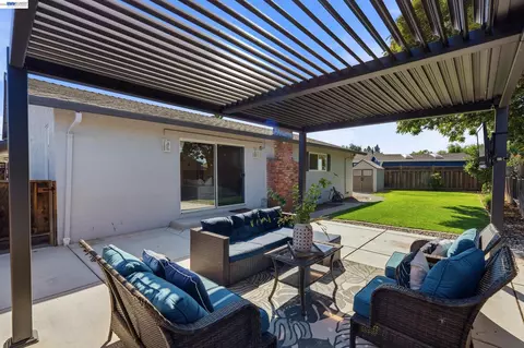 Exterior - 853 Arbor Ct, Livermore, CA 94550 photo 9 of 13