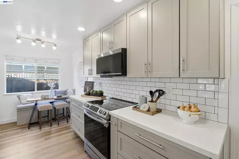 Kitchen - 853 Arbor Ct, Livermore, CA 94550 photo 4 of 9