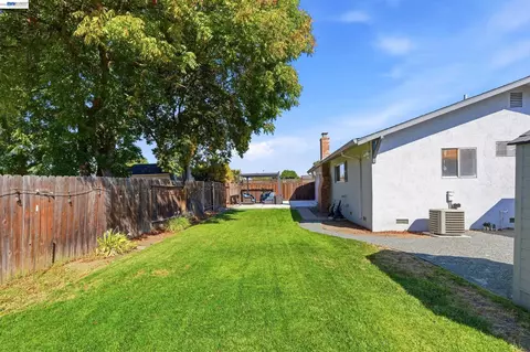 Exterior - 853 Arbor Ct, Livermore, CA 94550 photo 7 of 13