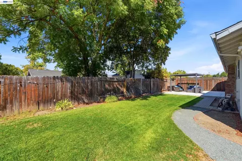 Exterior - 853 Arbor Ct, Livermore, CA 94550 photo 6 of 13