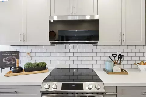 Kitchen - 853 Arbor Ct, Livermore, CA 94550 photo 9 of 9