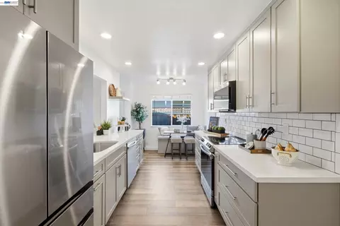 Kitchen - 853 Arbor Ct, Livermore, CA 94550 photo 3 of 9