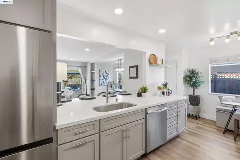 Kitchen - 853 Arbor Ct, Livermore, CA 94550 photo 5 of 9