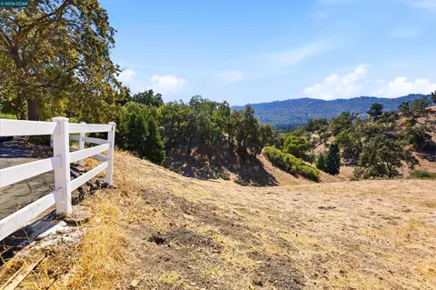 1 Ohlson Ln, Danville, CA 94526 photo 6