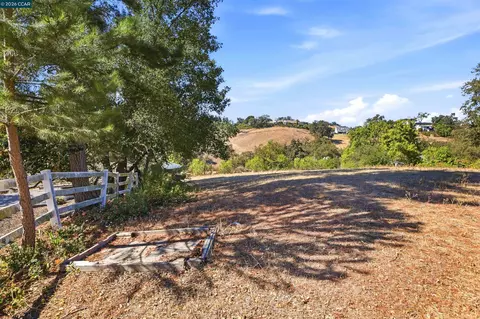 1 Ohlson Ln, Danville, CA 94526 photo 8
