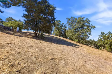 1 Ohlson Ln, Danville, CA 94526 photo 15