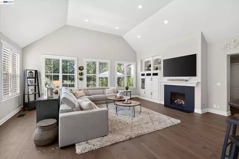 Living - 3019 E Ruby Hill Dr, Pleasanton, CA 94566 photo 2 of 5