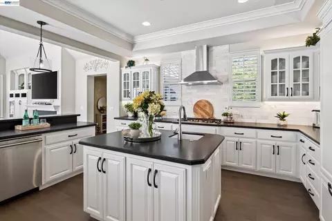 Kitchen - 3019 E Ruby Hill Dr, Pleasanton, CA 94566 photo 4 of 5