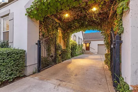 Exterior - 3019 E Ruby Hill Dr, Pleasanton, CA 94566 photo 5 of 11