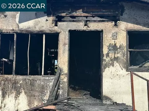 Exterior - 686 4th St, Richmond, CA 94801 photo 3 of 3