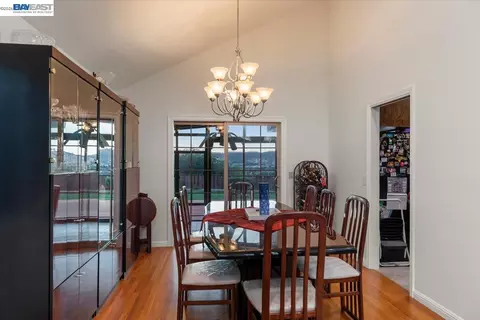 Dining - 390 Beston Way, Vallejo, CA 94591 photo 2 of 3