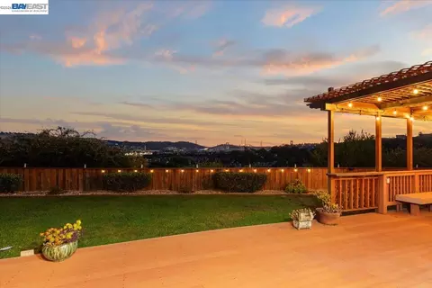 Exterior - 390 Beston Way, Vallejo, CA 94591 photo 9 of 11