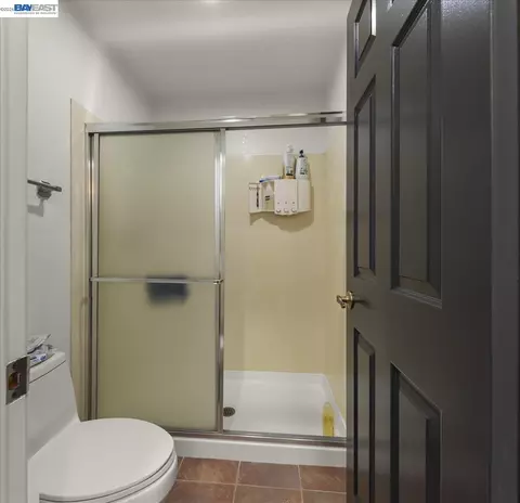 Bath - 390 Beston Way, Vallejo, CA 94591 photo 4 of 4