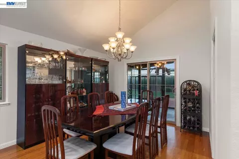 Dining - 390 Beston Way, Vallejo, CA 94591 photo 1 of 3