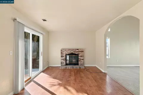 Living - 5350 Delta Ranch Dr, Oakley, CA 94561 photo 7 of 11