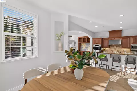 Dining - 3063 Ridgefield Ct, Dublin, CA 94568 photo 4 of 6