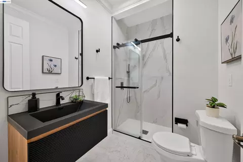 Bath - 3063 Ridgefield Ct, Dublin, CA 94568 photo 1 of 6