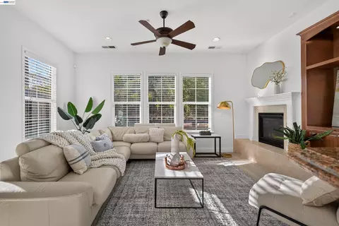 Living - 3063 Ridgefield Ct, Dublin, CA 94568 photo 2 of 3