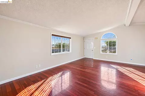 Living - 2 19th, Richmond, CA 94801 photo 4 of 6