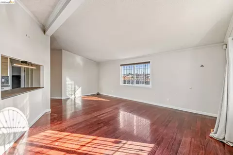 Living - 2 19th, Richmond, CA 94801 photo 5 of 6