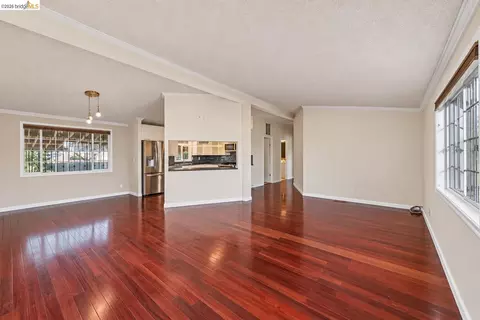 Living - 2 19th, Richmond, CA 94801 photo 3 of 6