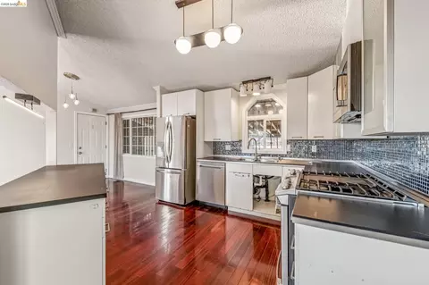 Kitchen - 2 19th, Richmond, CA 94801 photo 3 of 5